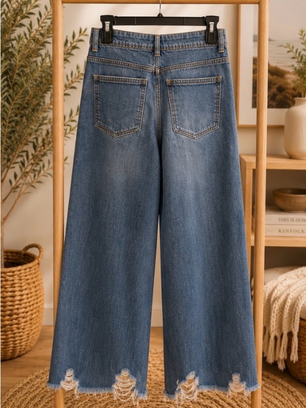 Pilcro Wide Leg Distressed Blue Women's Jeans waist 15’ Inseam 29’ - Picture 2 of 2